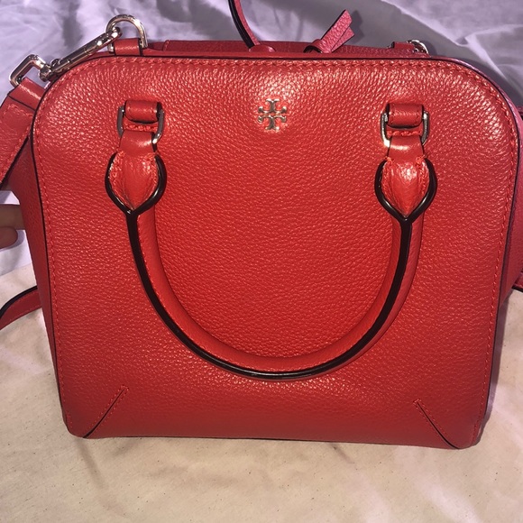 Tory Burch Handbags - Tory Burch poppy red cross body bag